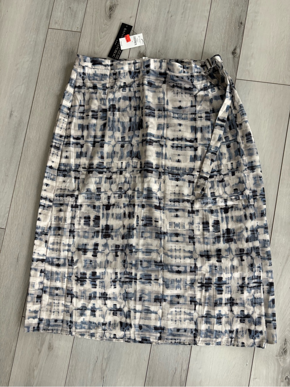 Banana Republic Blue and White Midi Wrap Skirt